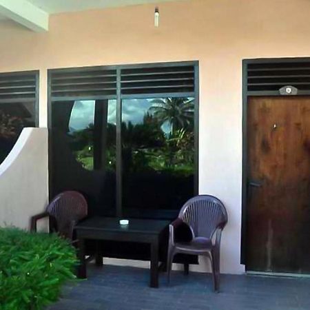 Bernard Guest House & Resto Redpartner Ambarita Exterior photo