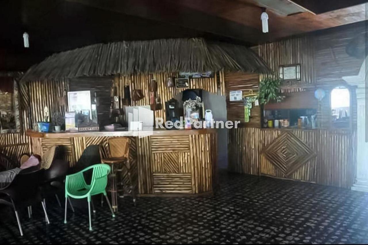 Bernard Guest House & Resto Redpartner Ambarita Exterior photo
